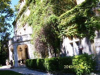 A VENDRE CHATEAU EN PROVENCE