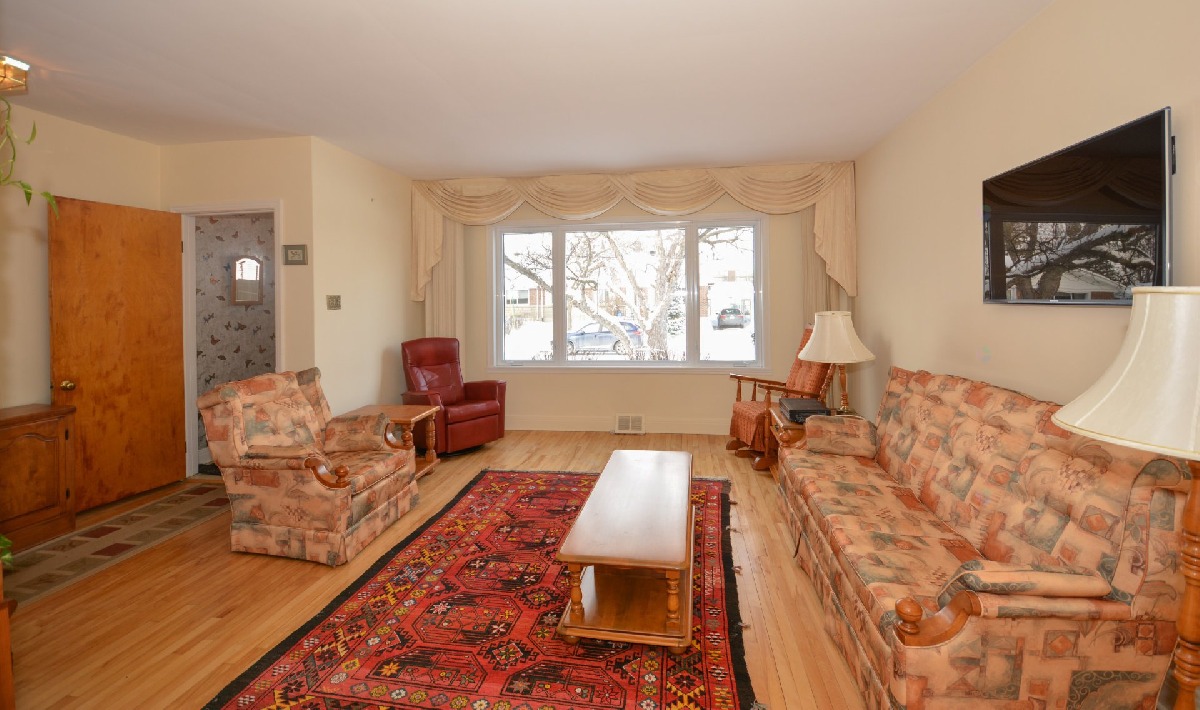 House in Ville St-Laurent, Ideal for family