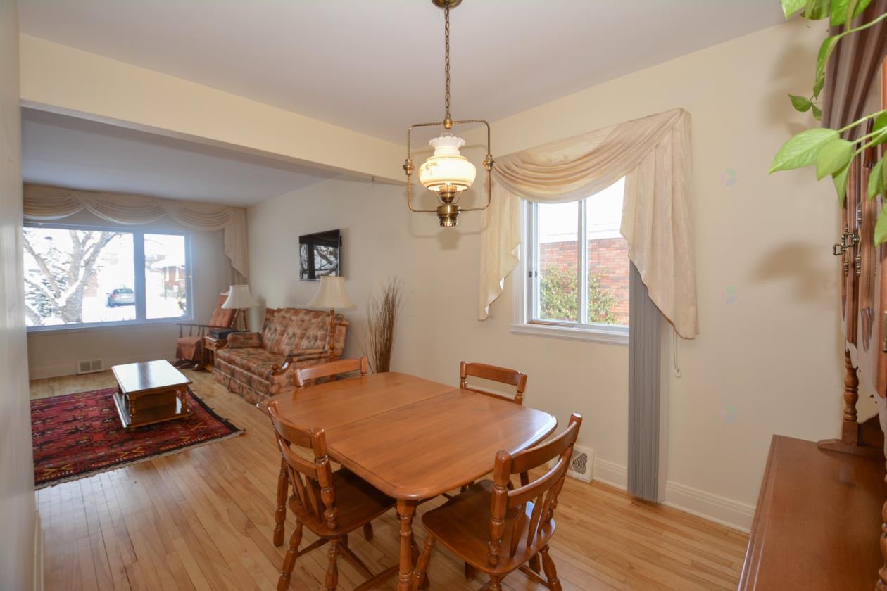 House in Ville St-Laurent, Ideal for family