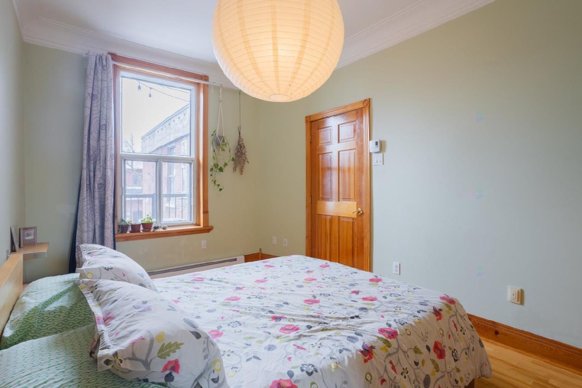 Magnificent 3 bedroom condo View of park Mtl Ville-Marie