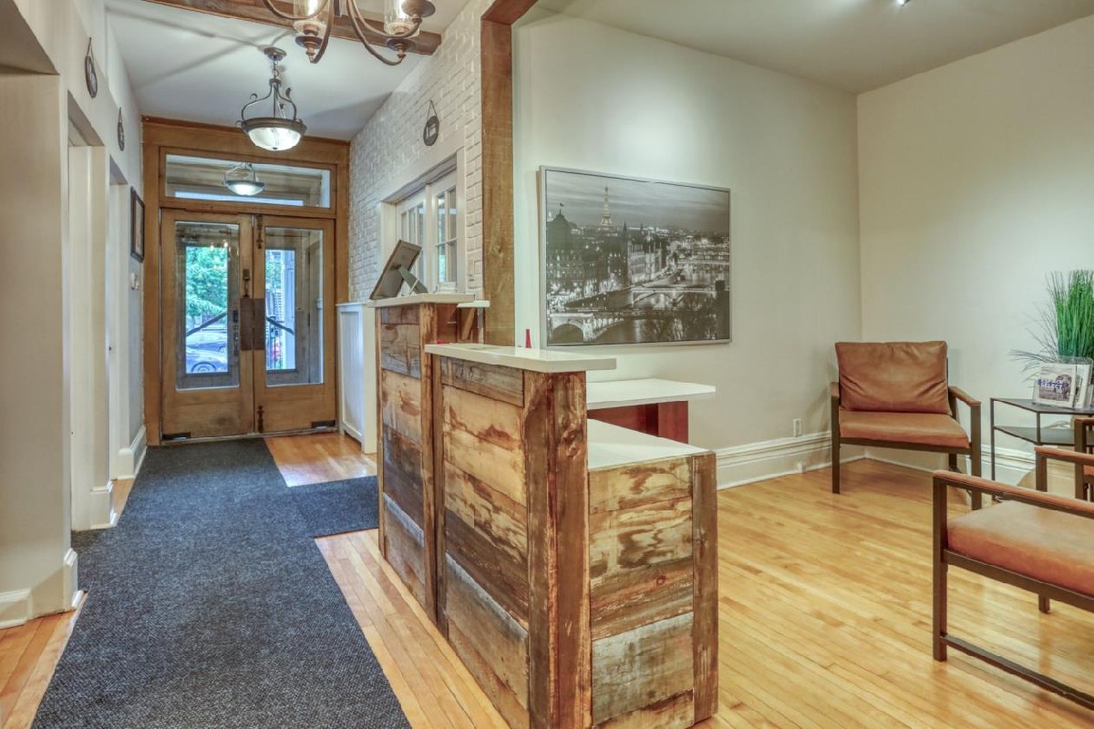 Very large semi-commercial 5plex for sale in Montreal