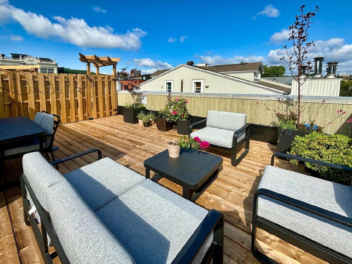 Magnificent penthouse with huge roof terrace PLATEAU