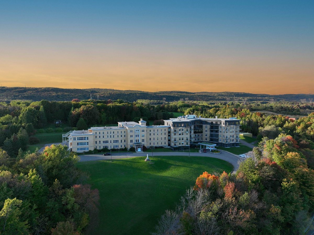 Rental condos Private natural estate 20 mins from Qc City