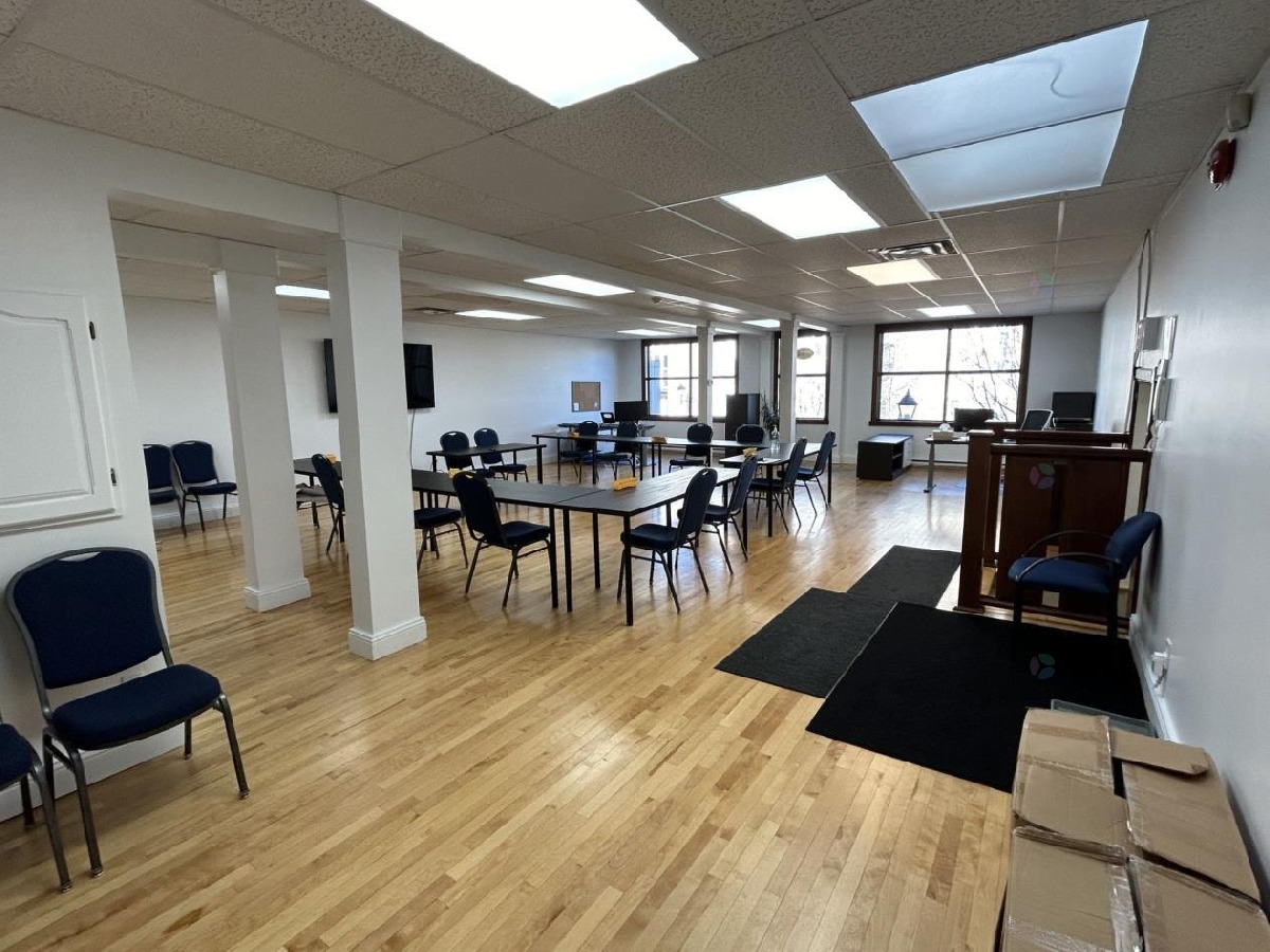 Office for rent 1414 sqft on 2nd floor downtown St-Jerome