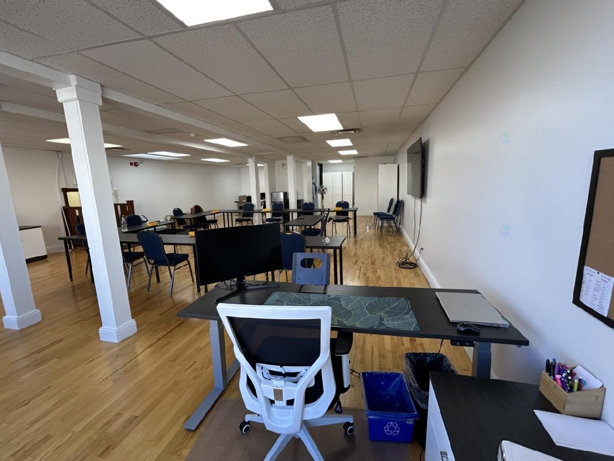 Office for rent 1414 sqft on 2nd floor downtown St-Jerome
