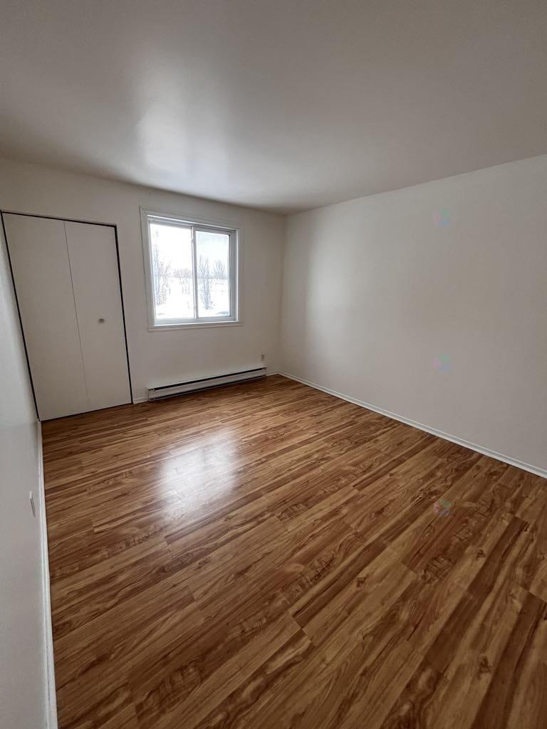 Magnificent 3-bedroom apartment Super clean La Prairie
