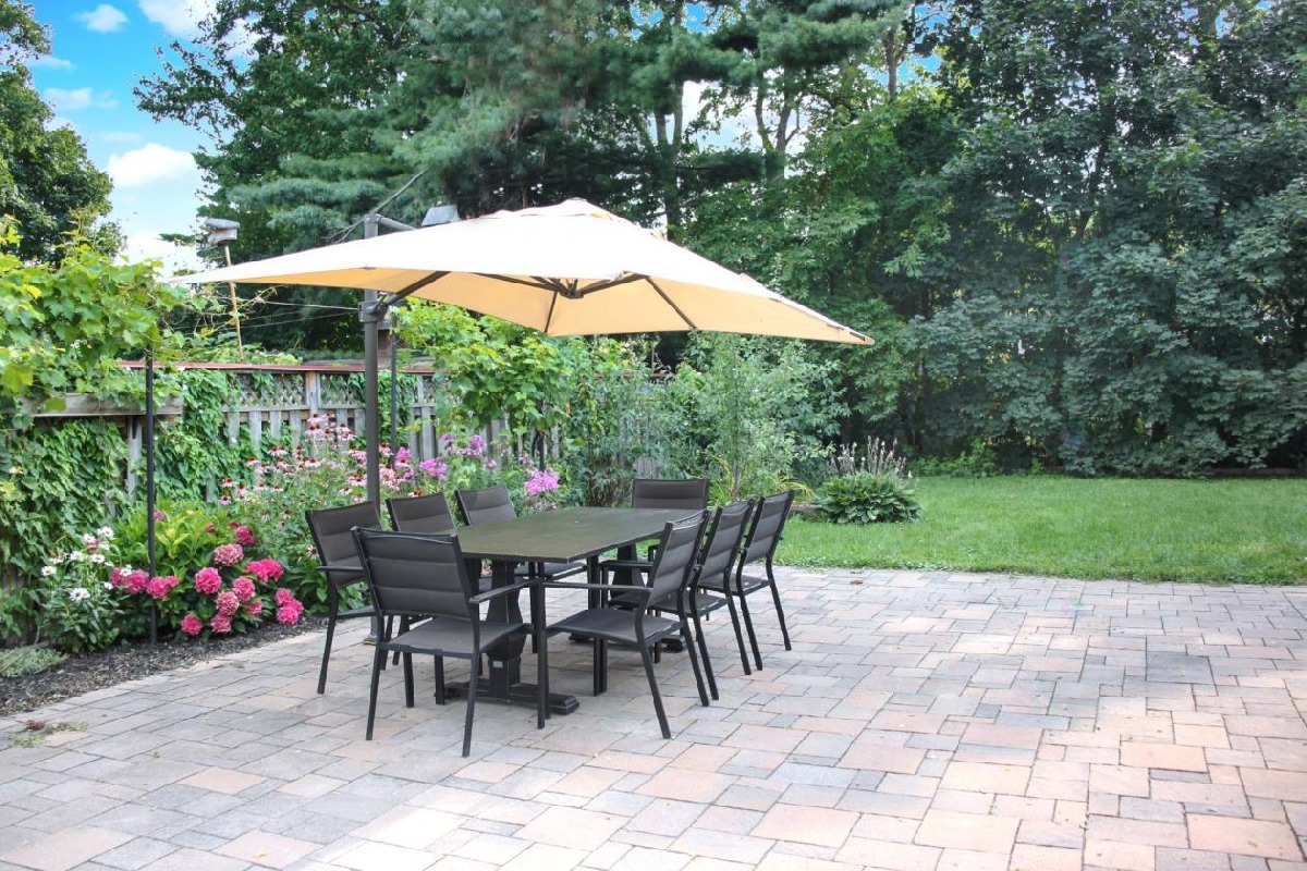 Fully Furnished and equipped 5 bedroom house Deux-Montagnes