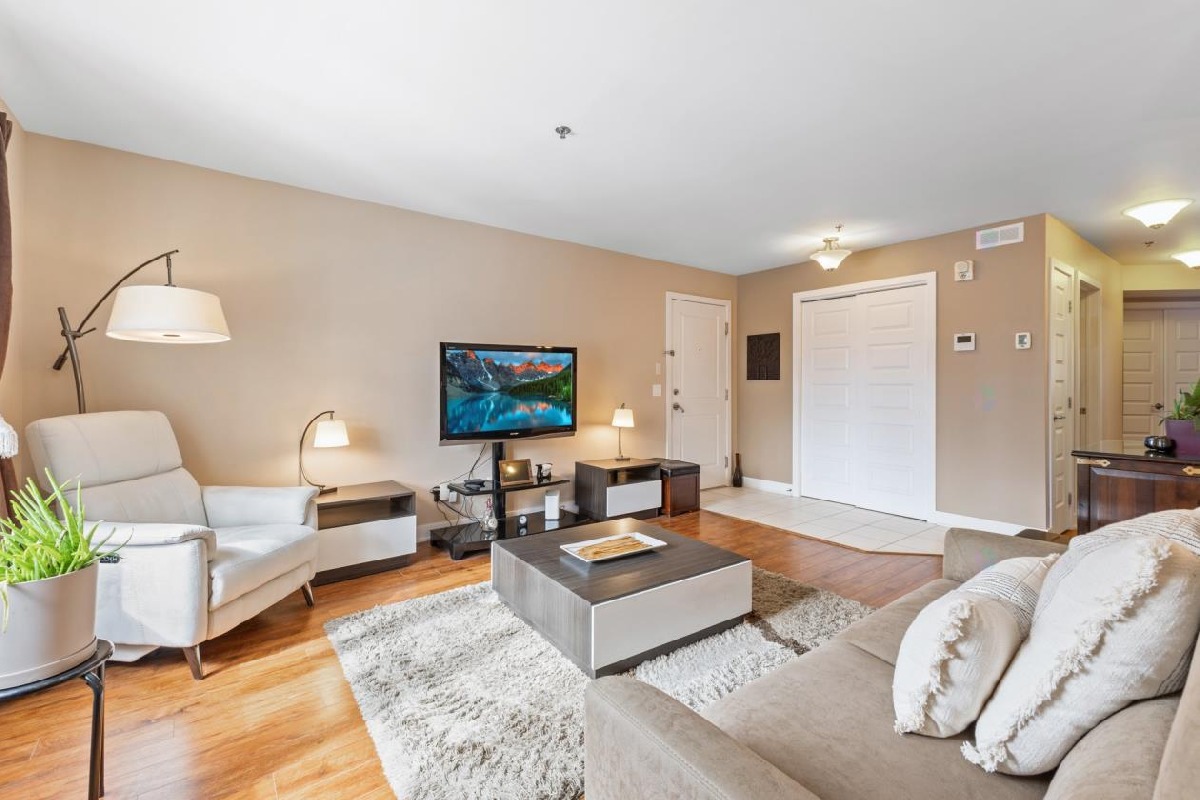 Modern and impeccable condo Champfleury Sainte-Rose