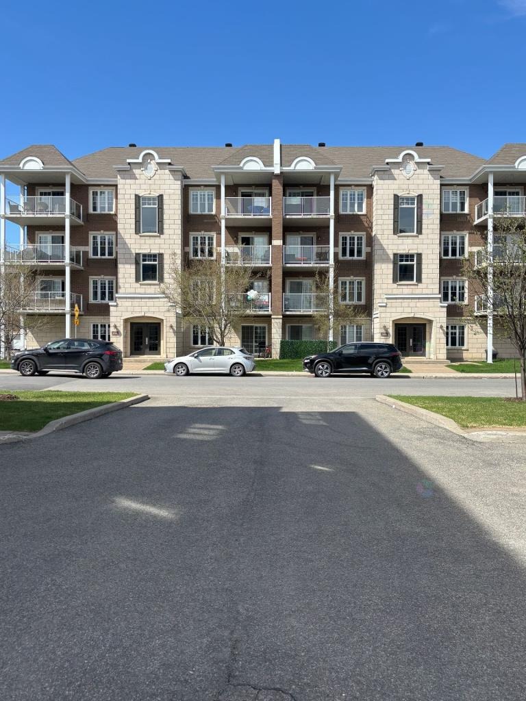 Modern and impeccable condo Champfleury Sainte-Rose