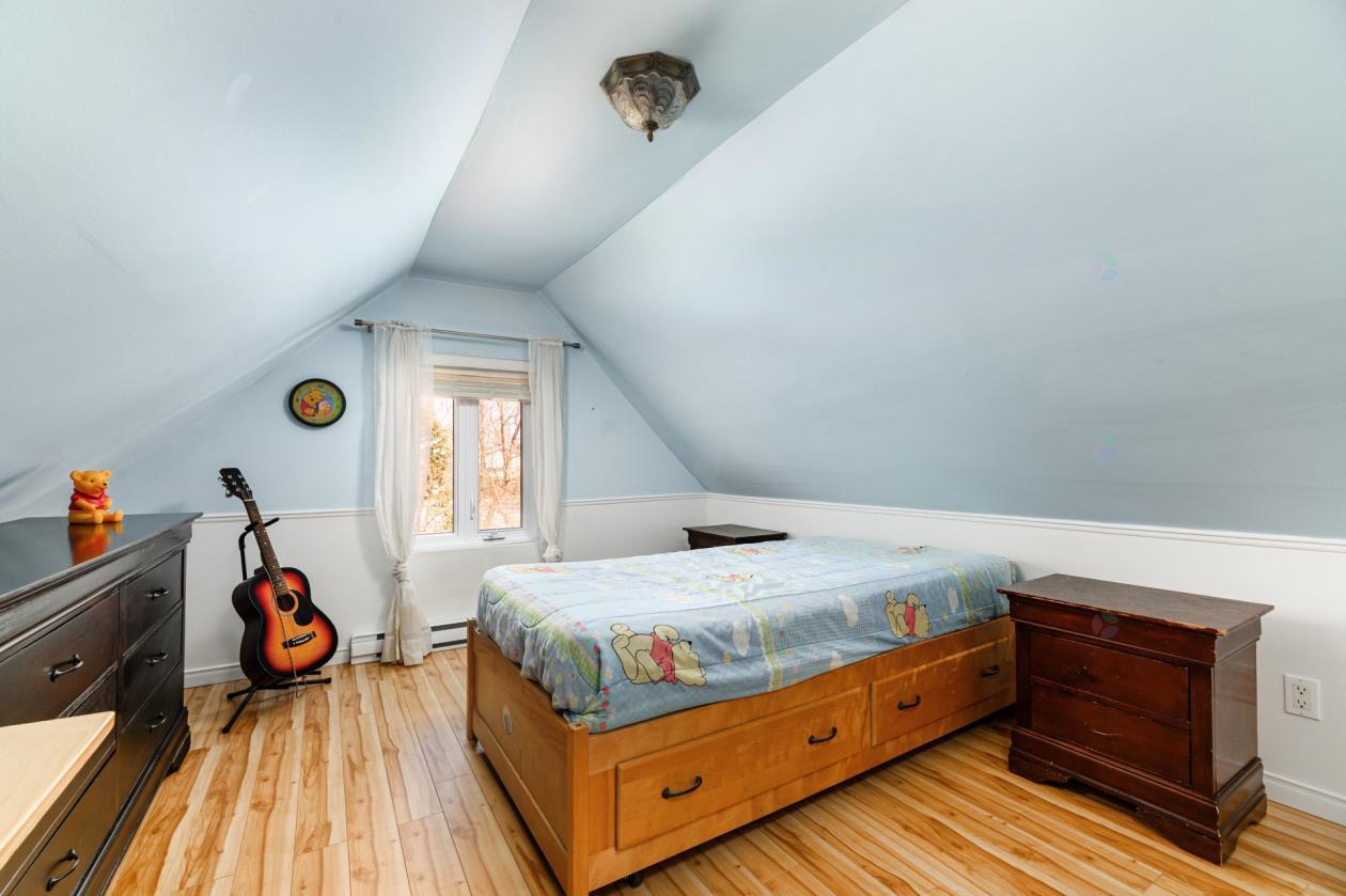 *** Well-maintaned and affordable house in Valleyfield ***