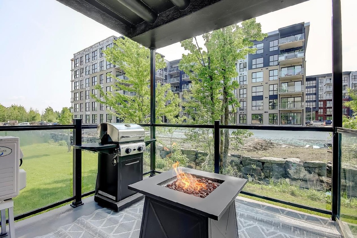 3 1/2 elegant upscale condo in Saint-Hubert