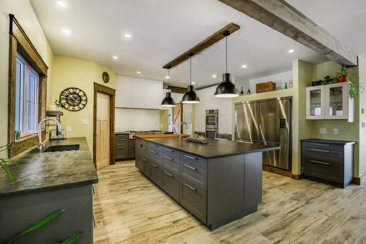 Spacious high-end house Clos-Prvostois in Prevost