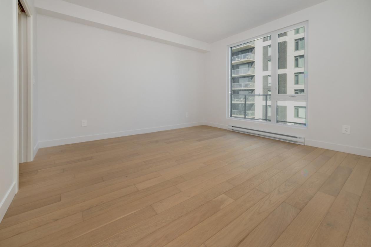 Luxury 3 1/2 condo 2025 for rent Downtown Laval