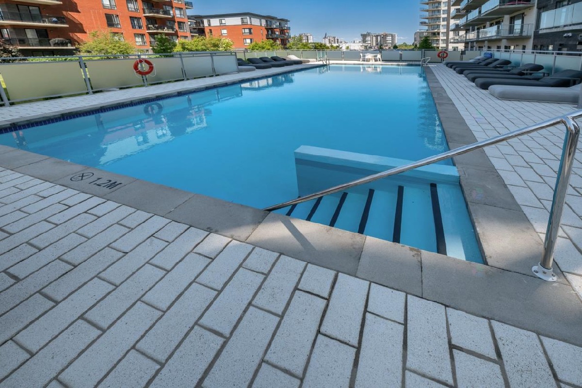 Luxury 3 1/2 condo 2025 for rent Downtown Laval