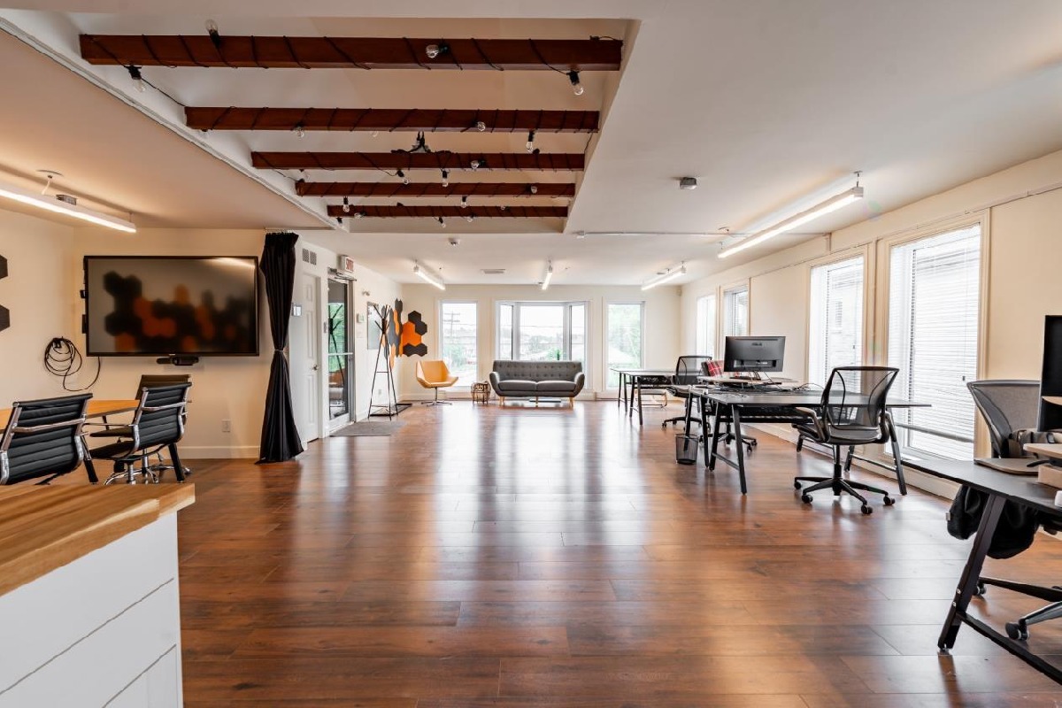 Very nice 881 sqft space Minimum lease 1 year in St-Hubert