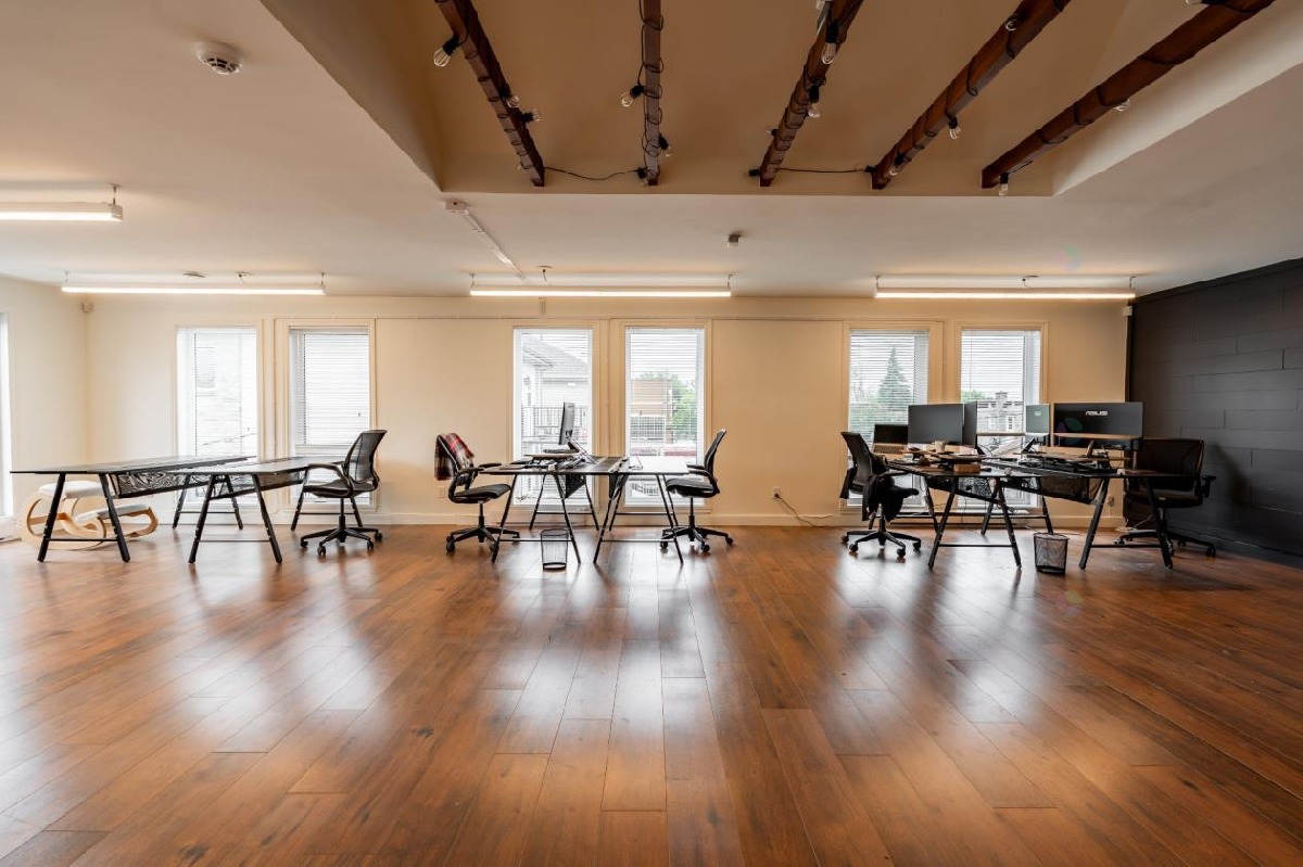 Very nice 881 sqft space Minimum lease 1 year in St-Hubert