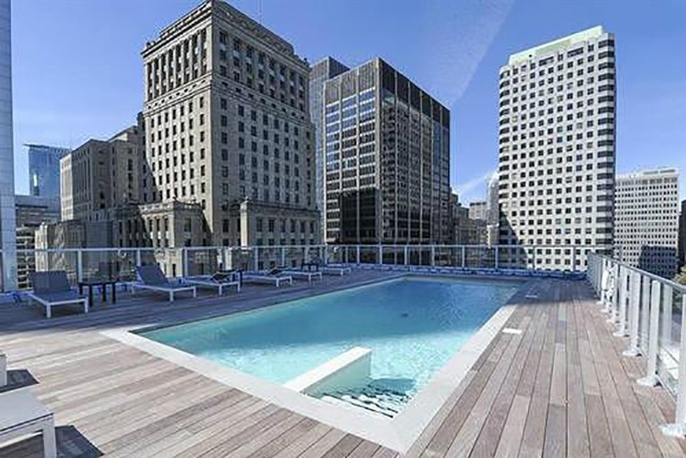Square Victoria 4 1/2 condo on 11th floor huge terrace