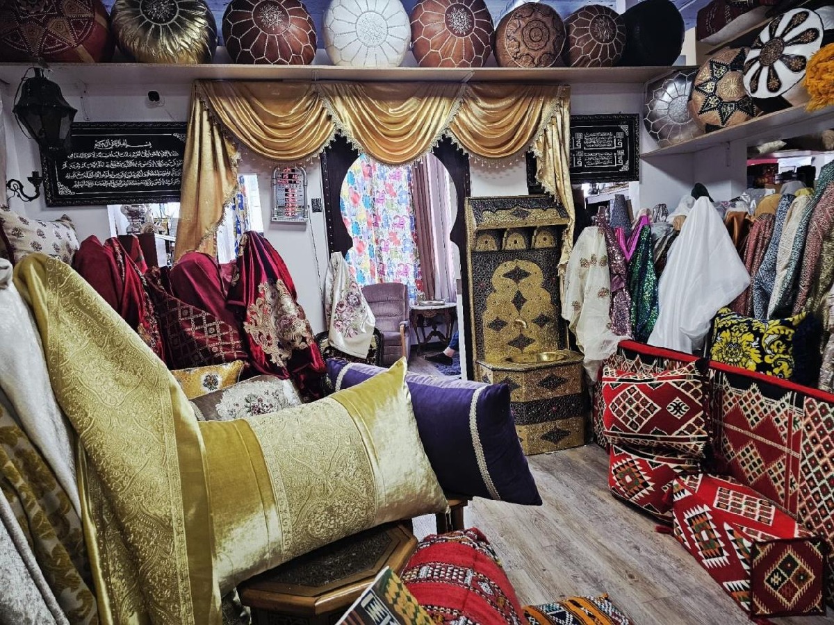 Premium Moroccan-style salon for sale on Chabanel Street Mtl