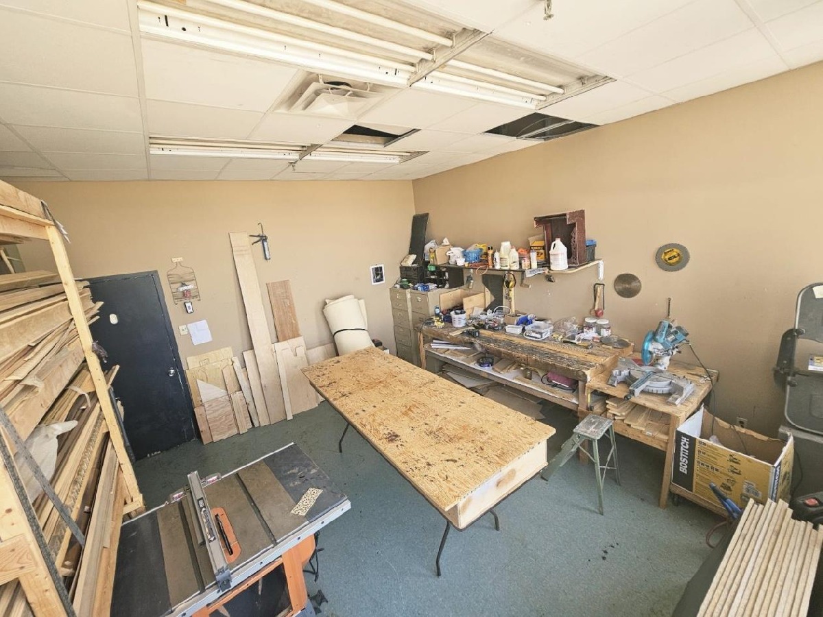 Premium Moroccan-style salon for sale on Chabanel Street Mtl