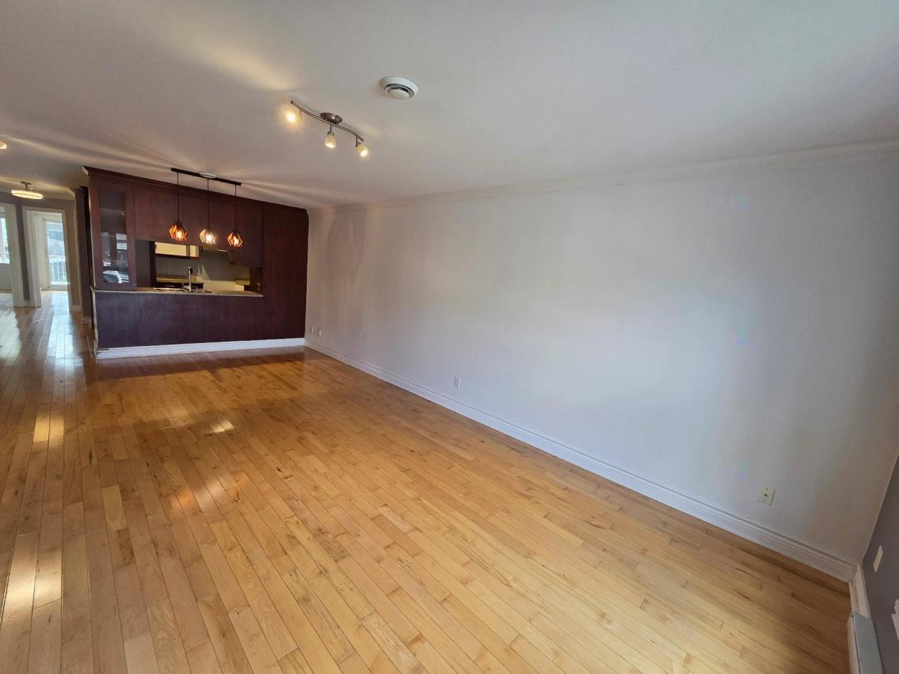 Available now 2-bdr promenade bellerive park and st-lawrence
