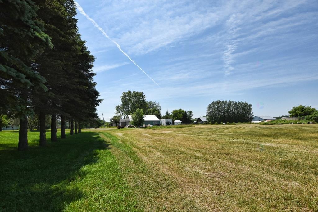 Turnkey farm on 23 acres in agricultural area