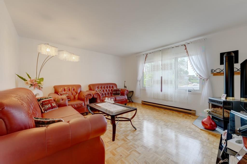 Superb house sought-after location St-Hubert