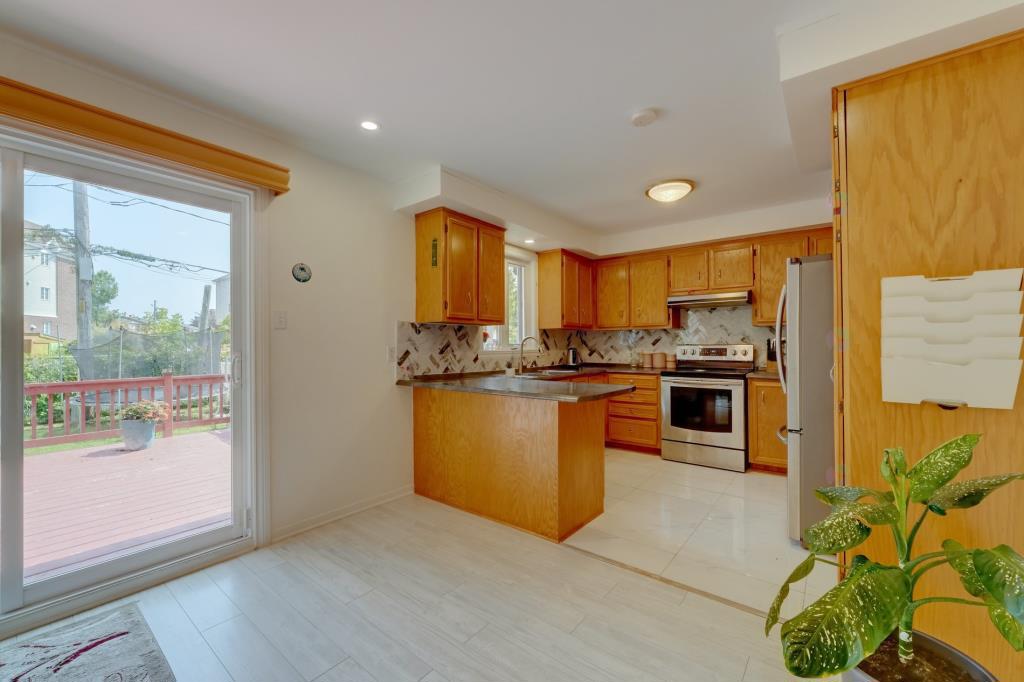 Superb house sought-after location St-Hubert