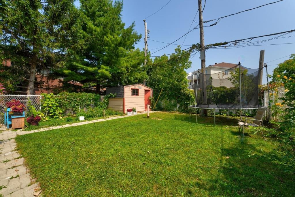 Superb house sought-after location St-Hubert
