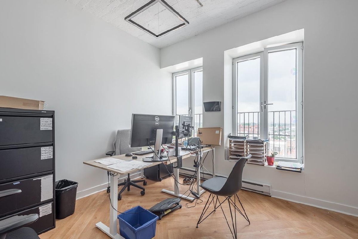Office 1800 PC, 6th floor, St-Laurent Blvd, Plateau