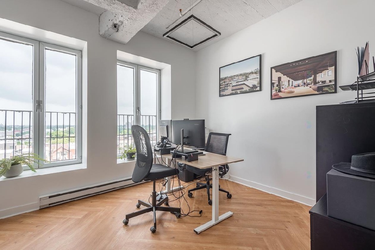 Office 1800 PC, 6th floor, St-Laurent Blvd, Plateau