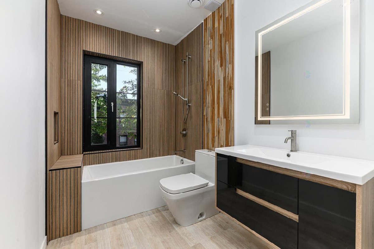 Contemporary two-storey home Plateau-Mont-Royal