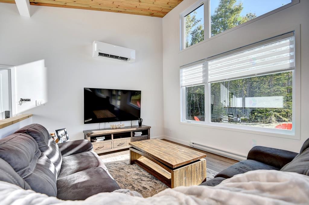 Brand-New Bungalow Surrounded by Nature in Saint-Cme