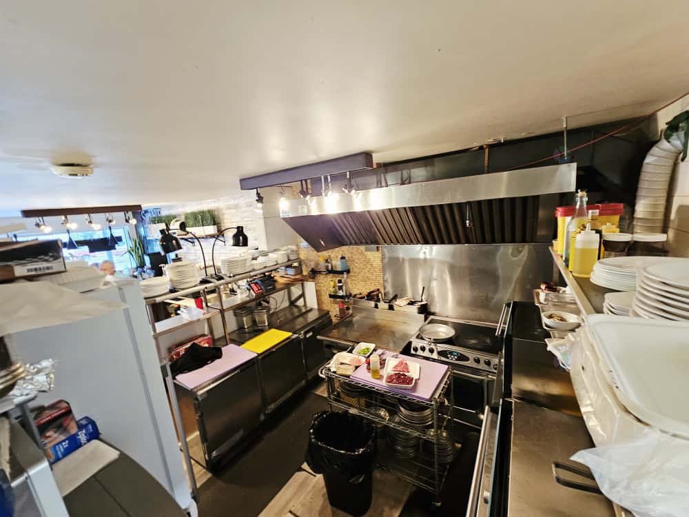 Superb turnkey and well-established caf in La Prairie