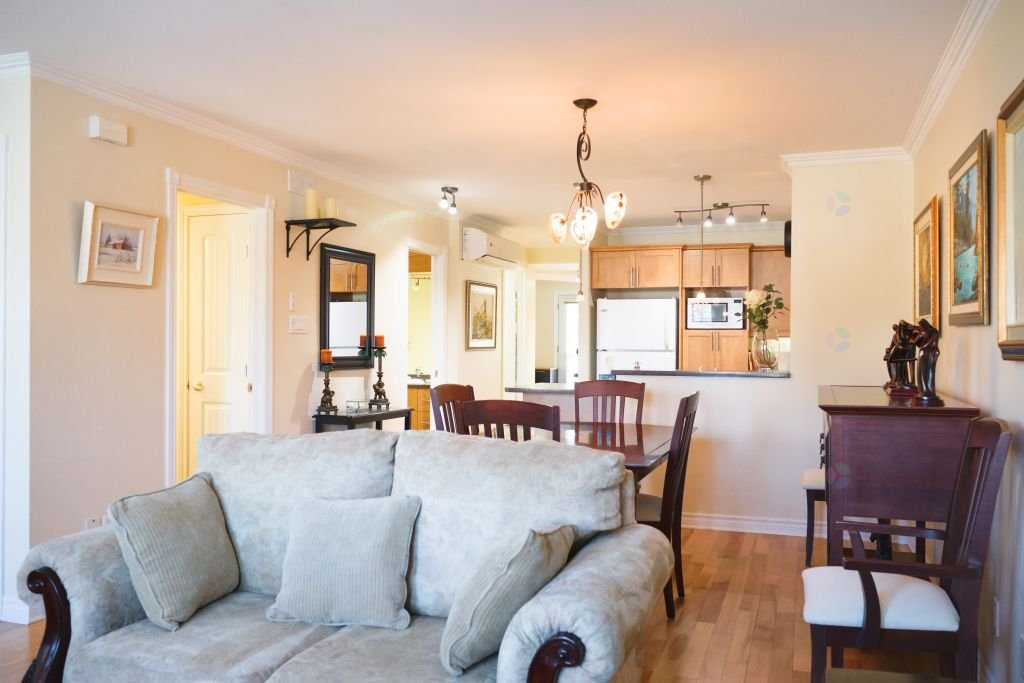 Superb condo completely furnished Pointe-aux-Trembles