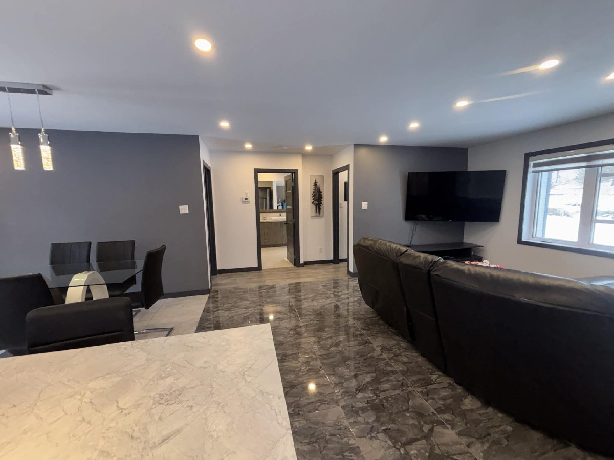 Quality duplex with large garage in Sainte-Sophie