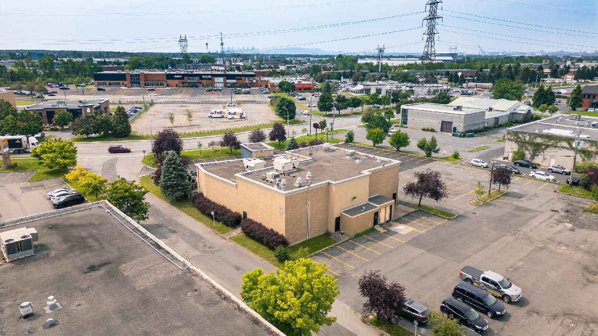 Office space for rent, 2,031 sq. ft. Boucherville.