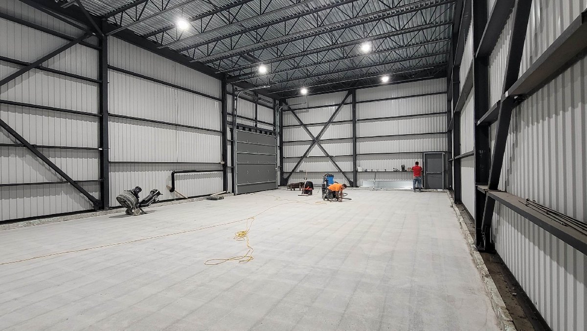 Industrial Building (Office and Warehouse) for Lease